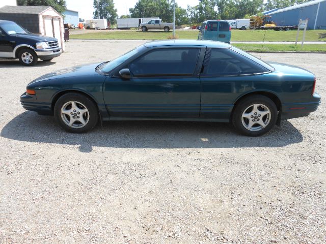 Oldsmobile Cutlass Supreme 1996 photo 2