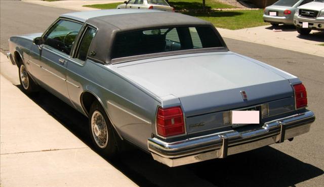 Oldsmobile Delta 88 1983 photo 2