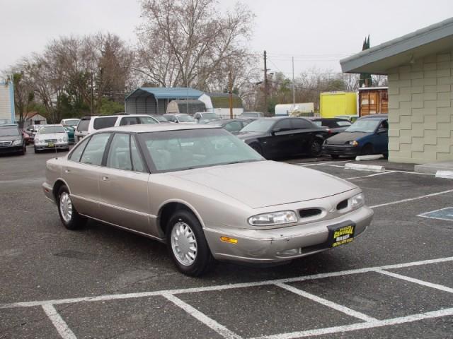 Oldsmobile Eighty Eight 1997 photo 1