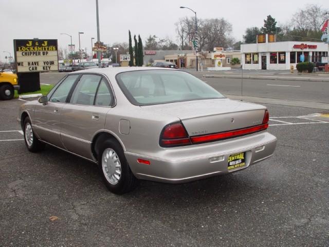 Oldsmobile Eighty Eight 1997 photo 4