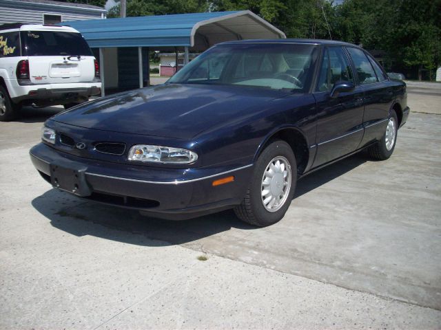 Oldsmobile Eighty Eight 1998 photo 2