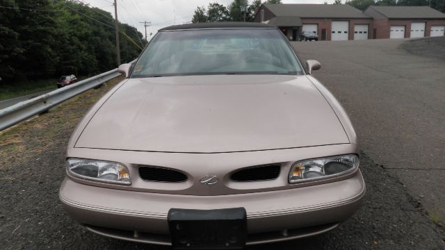 Oldsmobile Eighty Eight 1999 photo 2