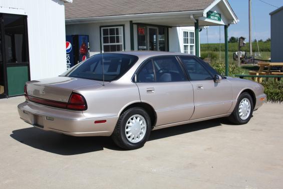 Oldsmobile Eighty Eight 1999 photo 5