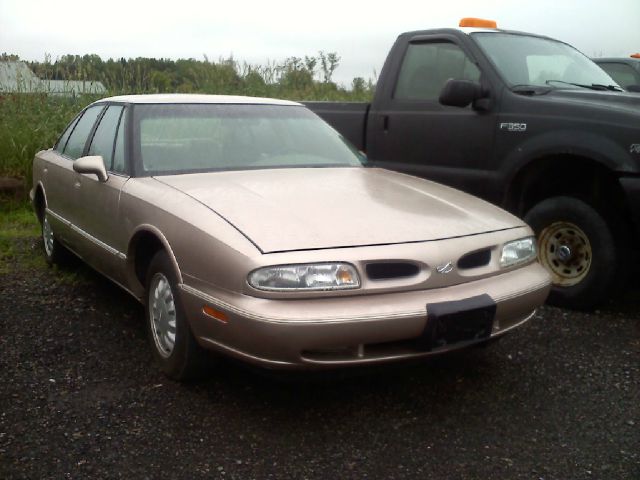 Oldsmobile Eighty Eight 1999 photo 3