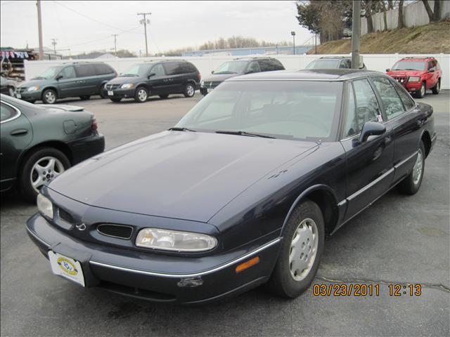 Oldsmobile Eighty Eight 24 Box Sedan