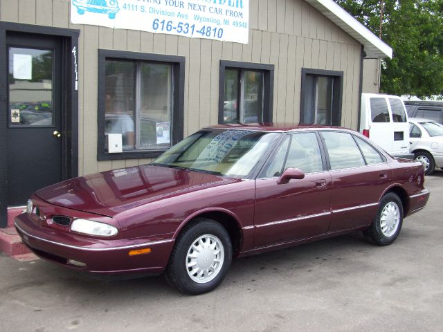 Oldsmobile Eighty Eight 1999 photo 2