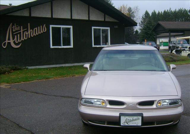 Oldsmobile Eighty Eight 1999 photo 1