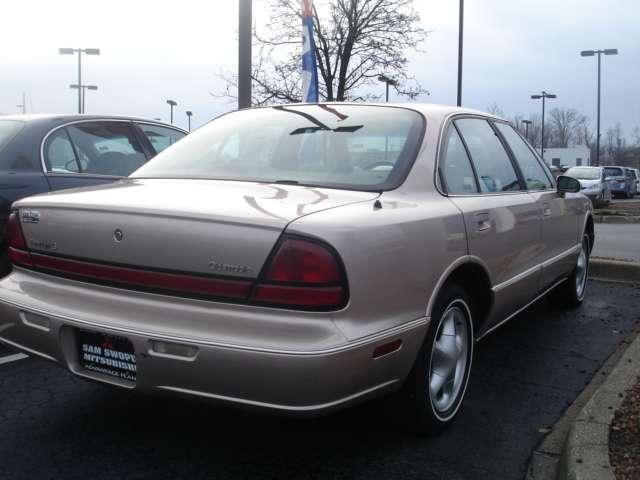 Oldsmobile Eighty Eight 1999 photo 1