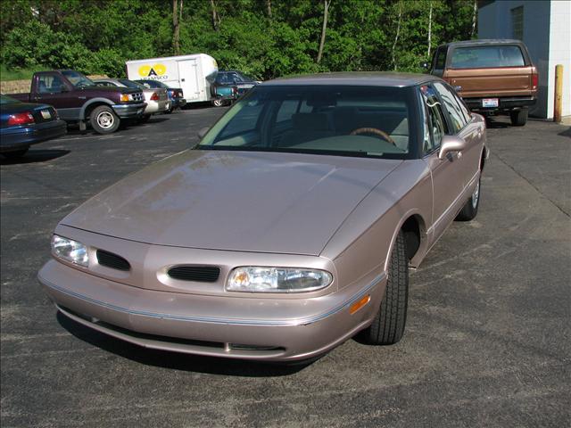 Oldsmobile Eighty Eight 24 Box Sedan