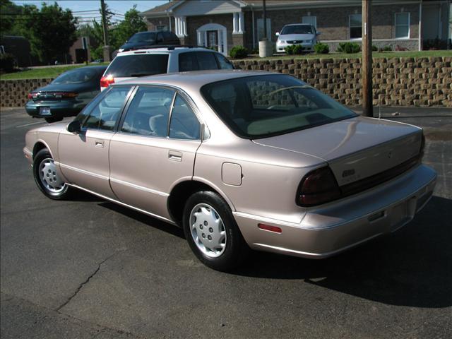 Oldsmobile Eighty Eight 1999 photo 1