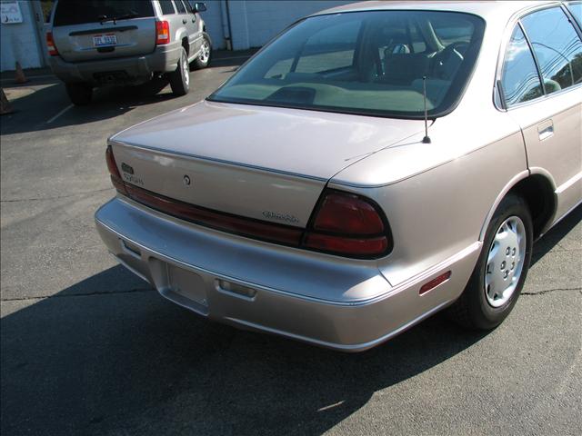 Oldsmobile Eighty Eight 1999 photo 4