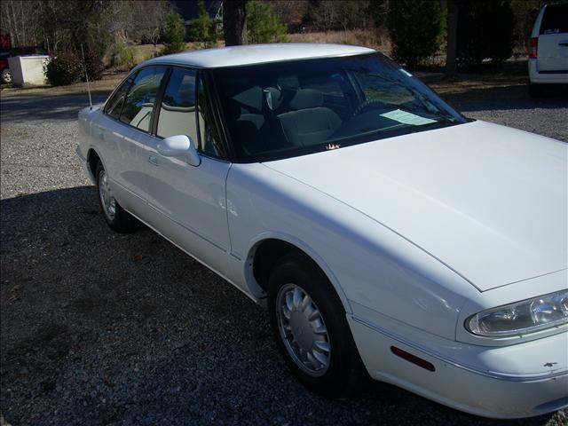 Oldsmobile Eighty Eight Base Sedan