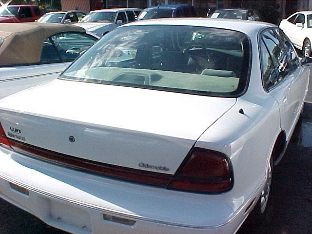 Oldsmobile Eighty Eight 1999 photo 3