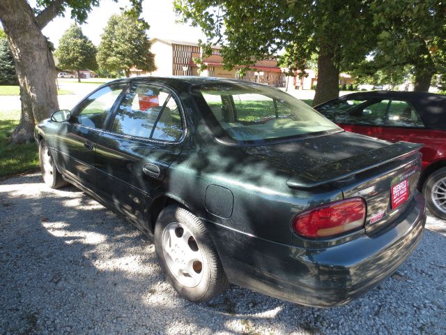 Oldsmobile Intrigue 1998 photo 3