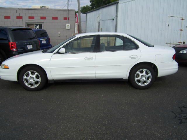 Oldsmobile Intrigue 1998 photo 2