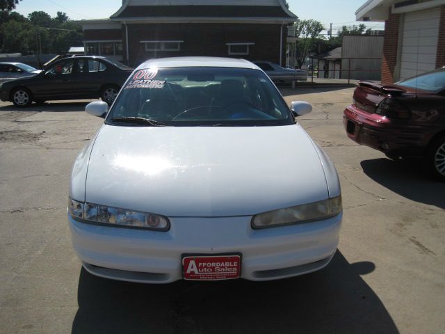 Oldsmobile Intrigue 1999 photo 2