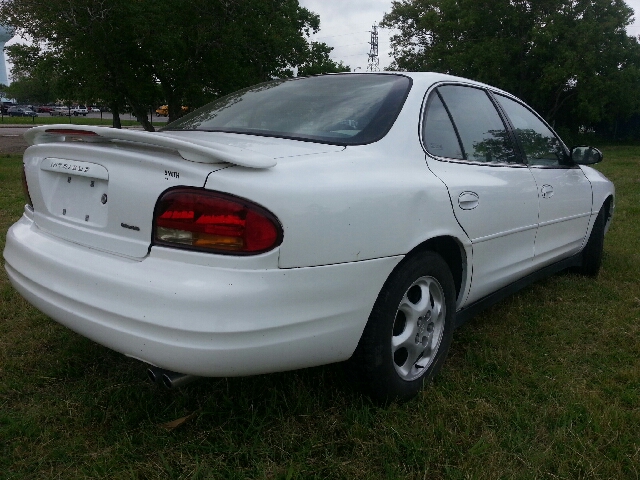 Oldsmobile Intrigue 1999 photo 11