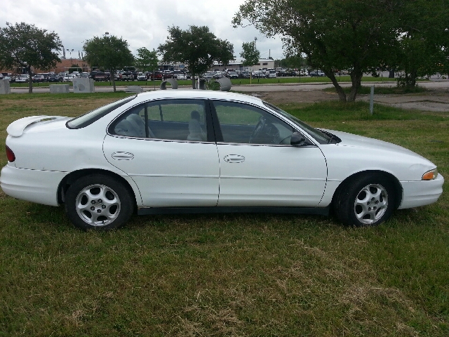 Oldsmobile Intrigue 1999 photo 2