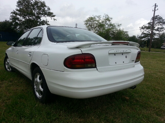 Oldsmobile Intrigue 1999 photo 3