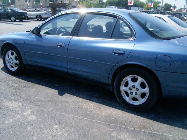 Oldsmobile Intrigue 1999 photo 2