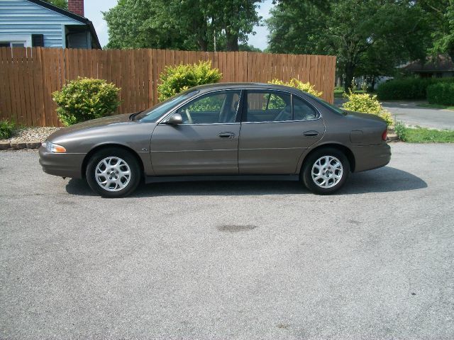 Oldsmobile Intrigue 2000 photo 3