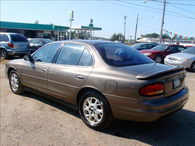 Oldsmobile Intrigue 2000 photo 2