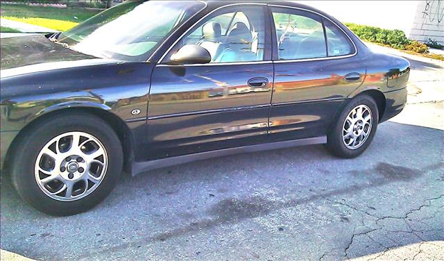 Oldsmobile Intrigue 2000 photo 1