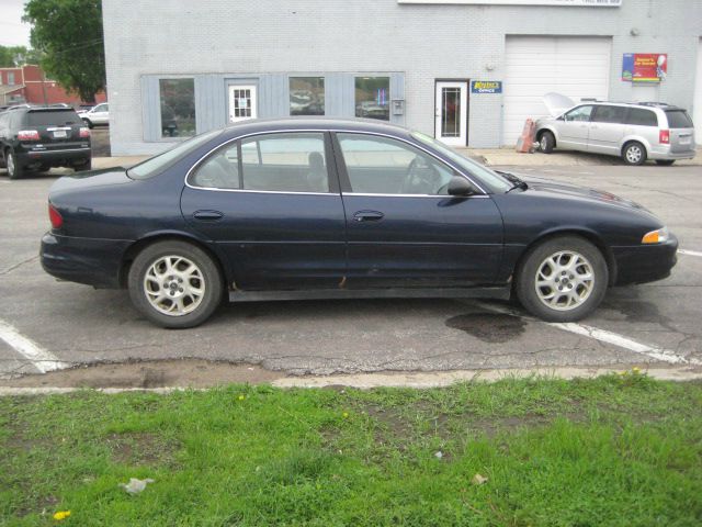 Oldsmobile Intrigue 2000 photo 2