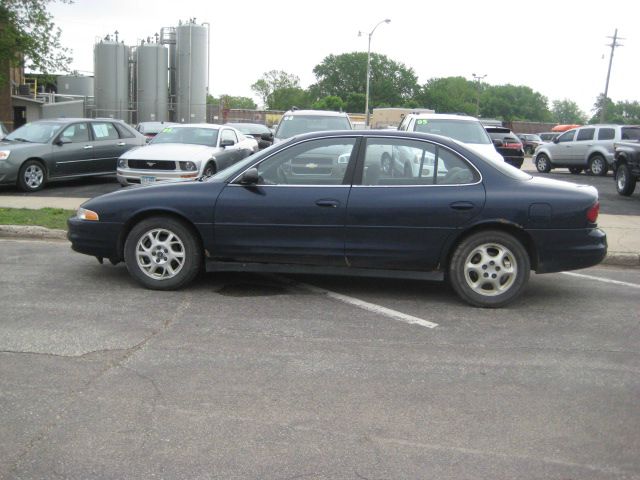 Oldsmobile Intrigue 2000 photo 3