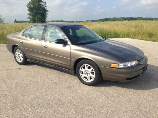 Oldsmobile Intrigue 2000 photo 3