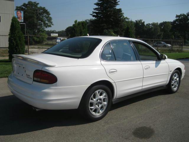 Oldsmobile Intrigue 2001 photo 1