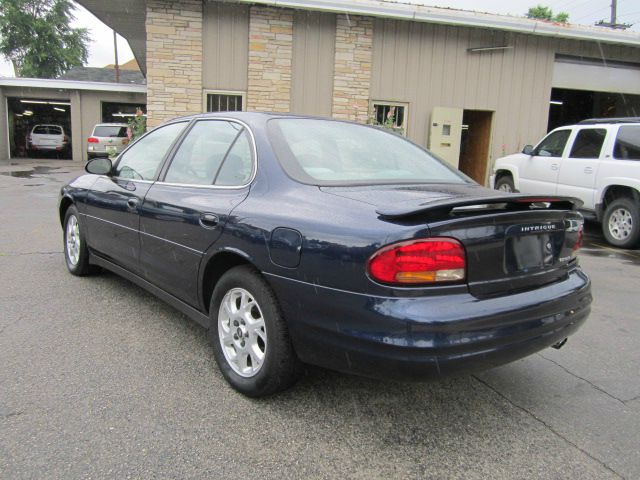 Oldsmobile Intrigue 2001 photo 1