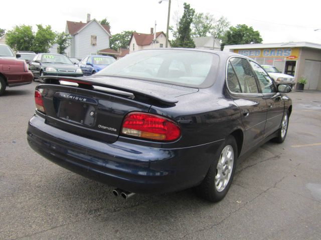 Oldsmobile Intrigue 2001 photo 2