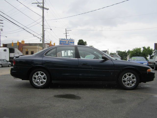 Oldsmobile Intrigue 2001 photo 3