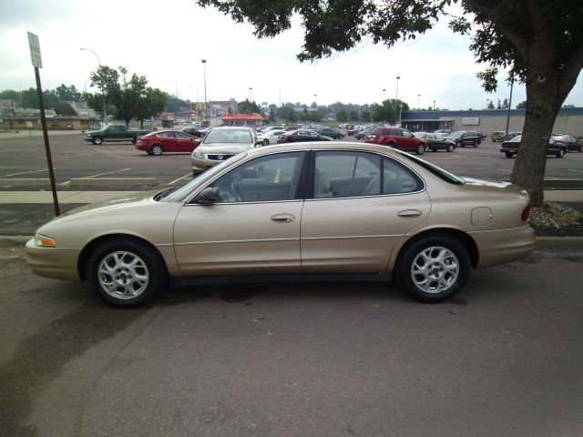 Oldsmobile Intrigue 2001 photo 3