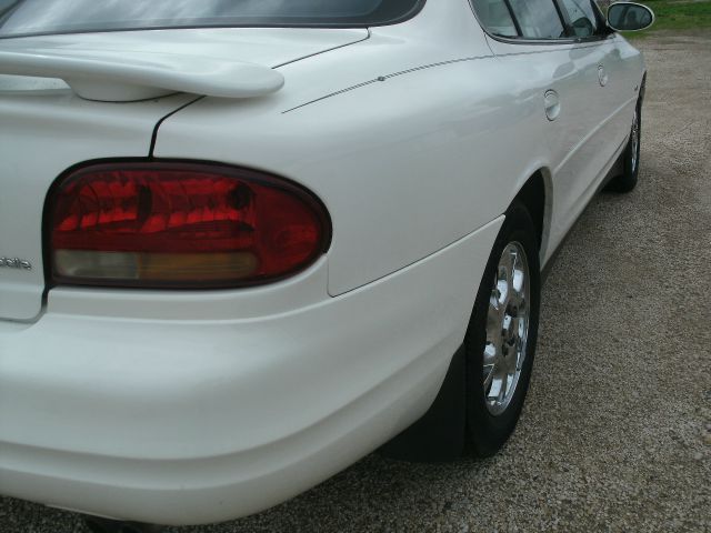 Oldsmobile Intrigue 2001 photo 2