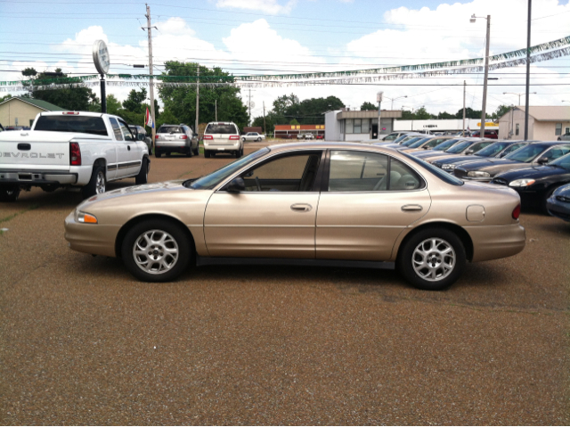 Oldsmobile Intrigue 2002 photo 1