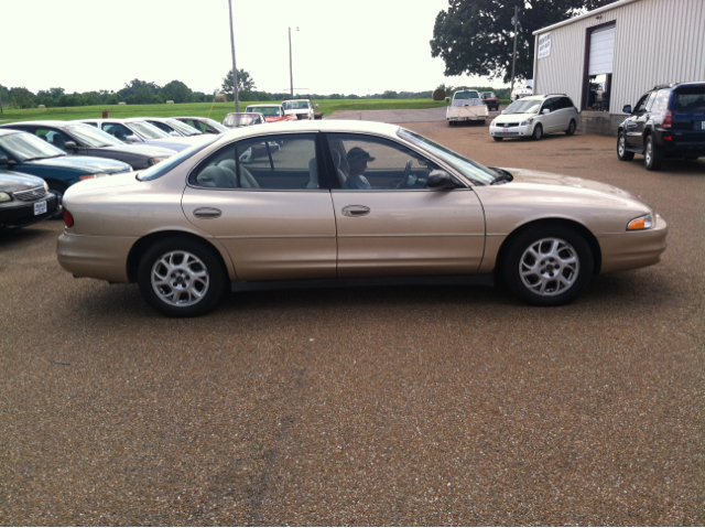 Oldsmobile Intrigue 2002 photo 2