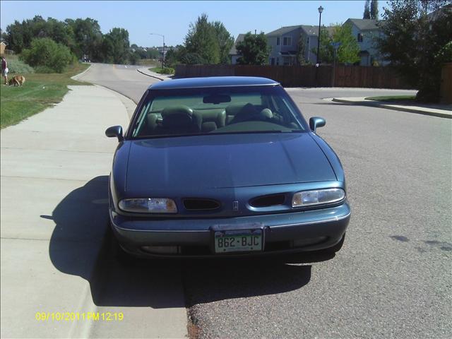 Oldsmobile LSS 1996 photo 2