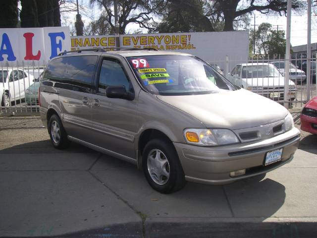 Oldsmobile Silhouette EXL 7 Passenger AWD MiniVan