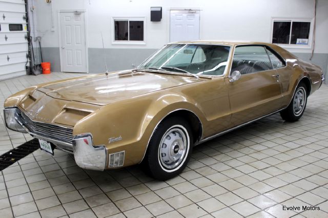 Oldsmobile Toronado 1966 photo 2