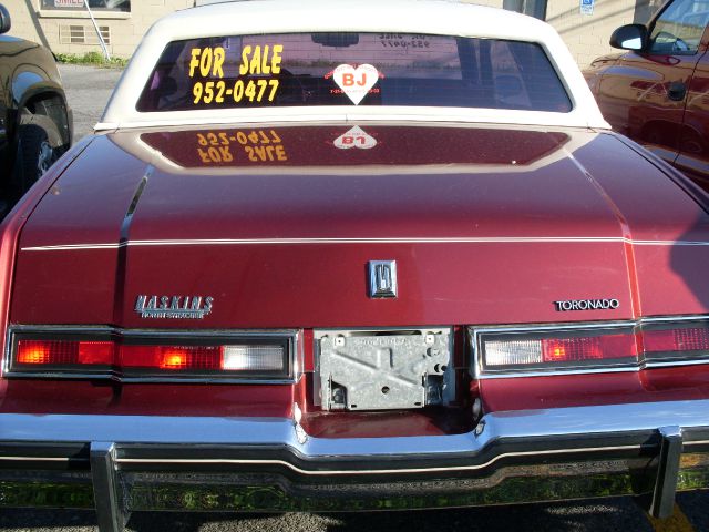 Oldsmobile Toronado 1985 photo 2