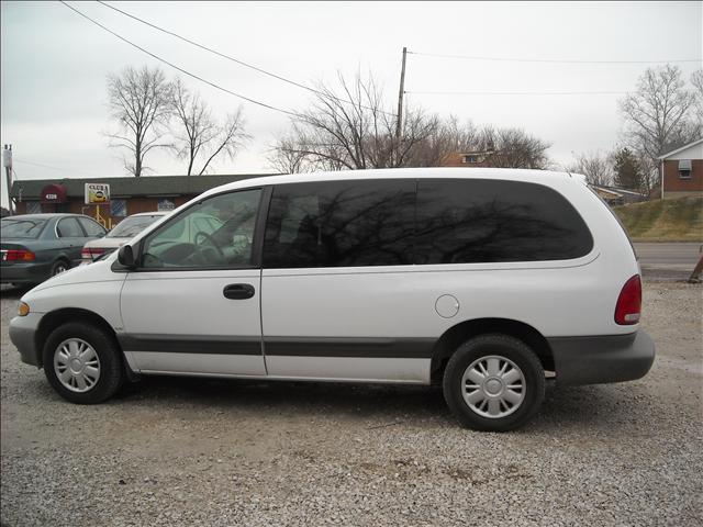 Plymouth Grand Voyager 1996 photo 2