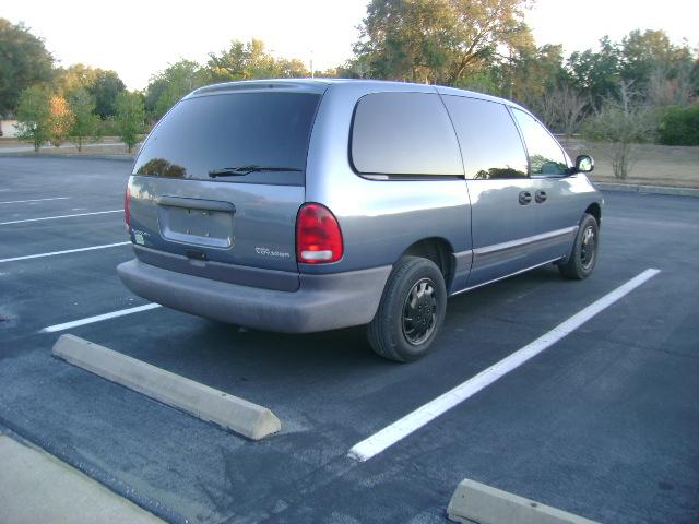 Plymouth Grand Voyager 1996 photo 4