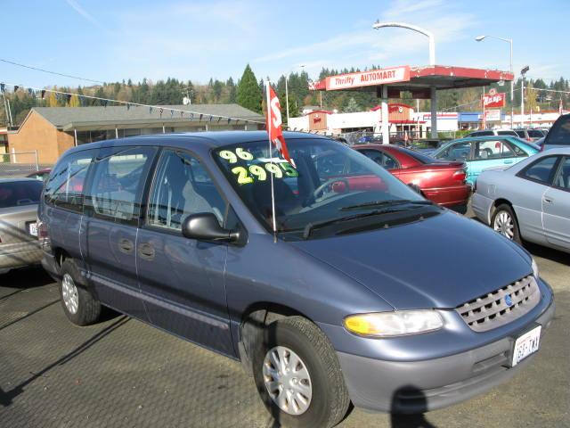 Plymouth Grand Voyager 1996 photo 3