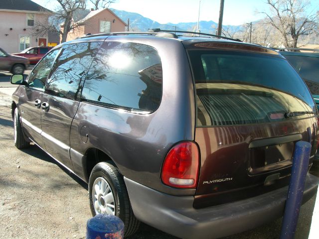 Plymouth Grand Voyager 1996 photo 2