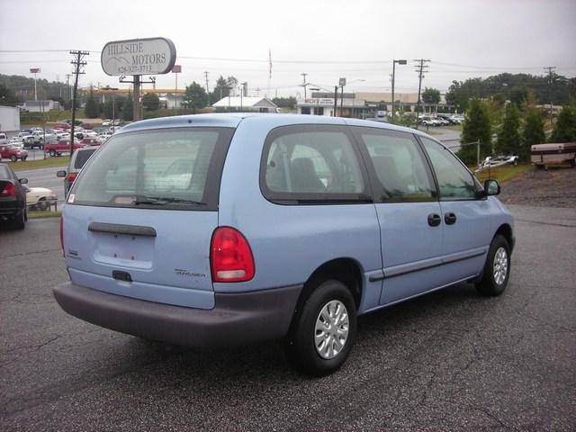 Plymouth Grand Voyager 1996 photo 3