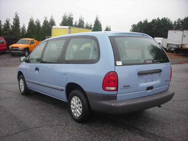 Plymouth Grand Voyager 1996 photo 4