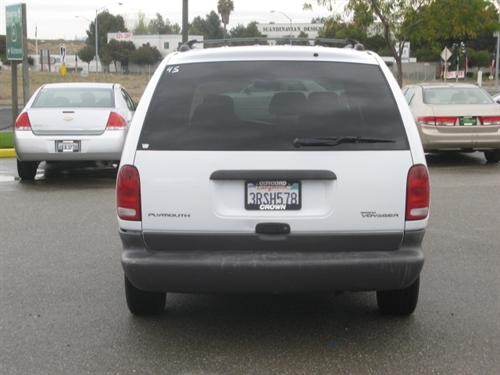 Plymouth Grand Voyager 1996 photo 1