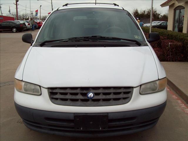 Plymouth Grand Voyager 1996 photo 4